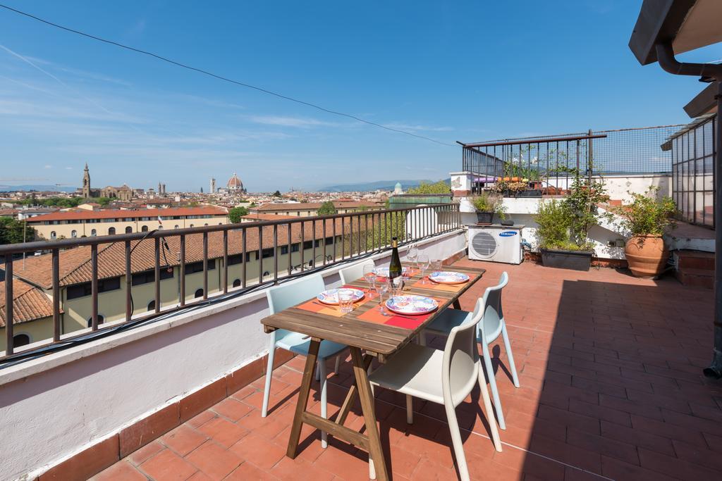 Roommo Lungarno Florence Buitenkant foto